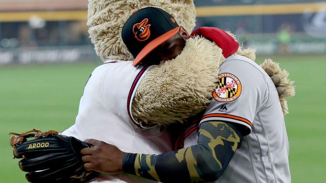 mascot-hugs-oriole.jpg