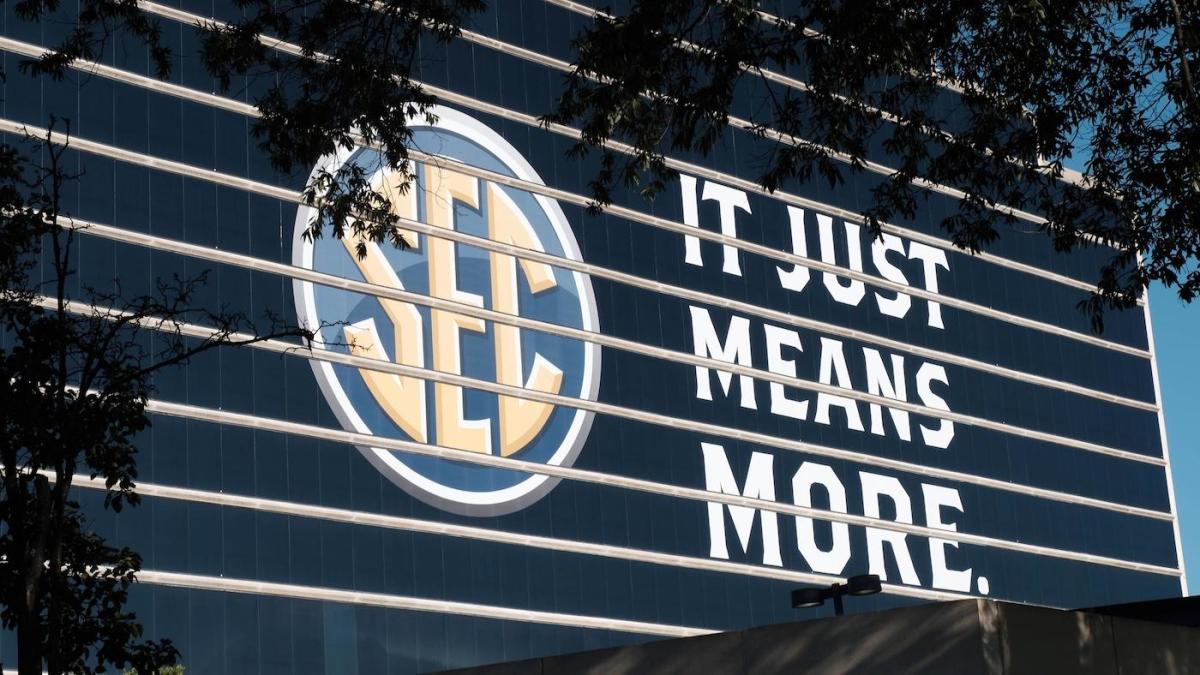 SEC confident in medical experts' green light to play 2020 season but will confer with Big Ten, Pac-12