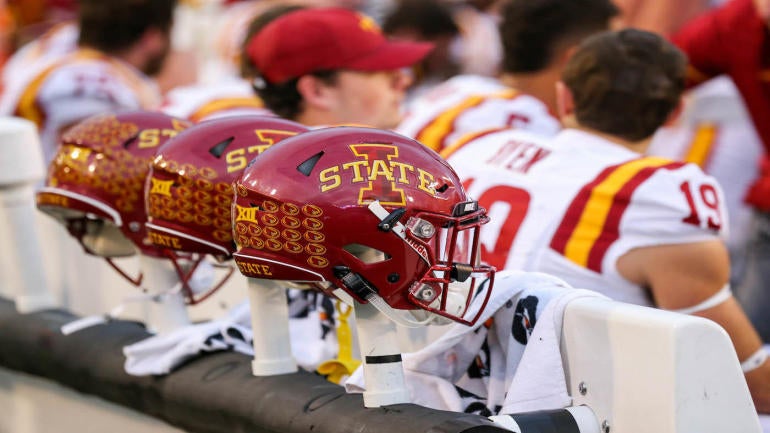 NCAA Football: Iowa State at West Virginia