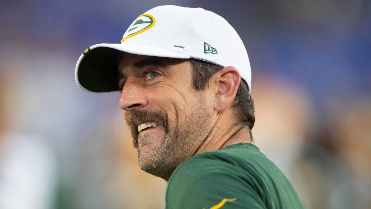 Packers' Aaron Rodgers shows off stylish side in Haute Living magazine