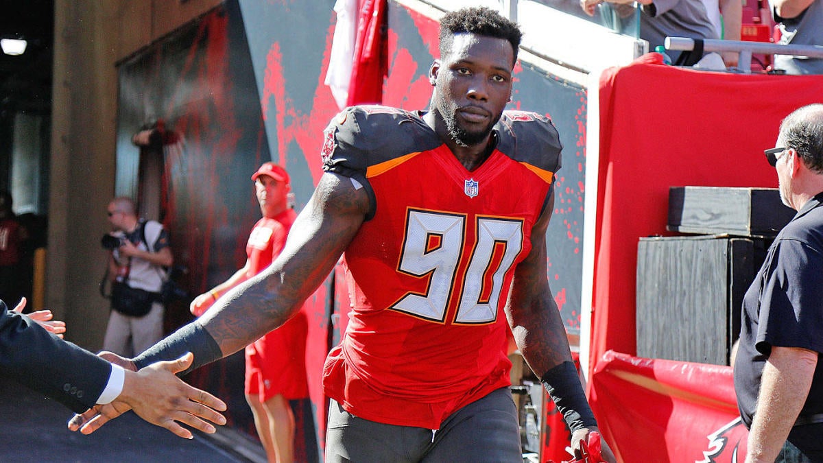 Buccaneers agree to terms with Jason Pierre-Paul on a two-year