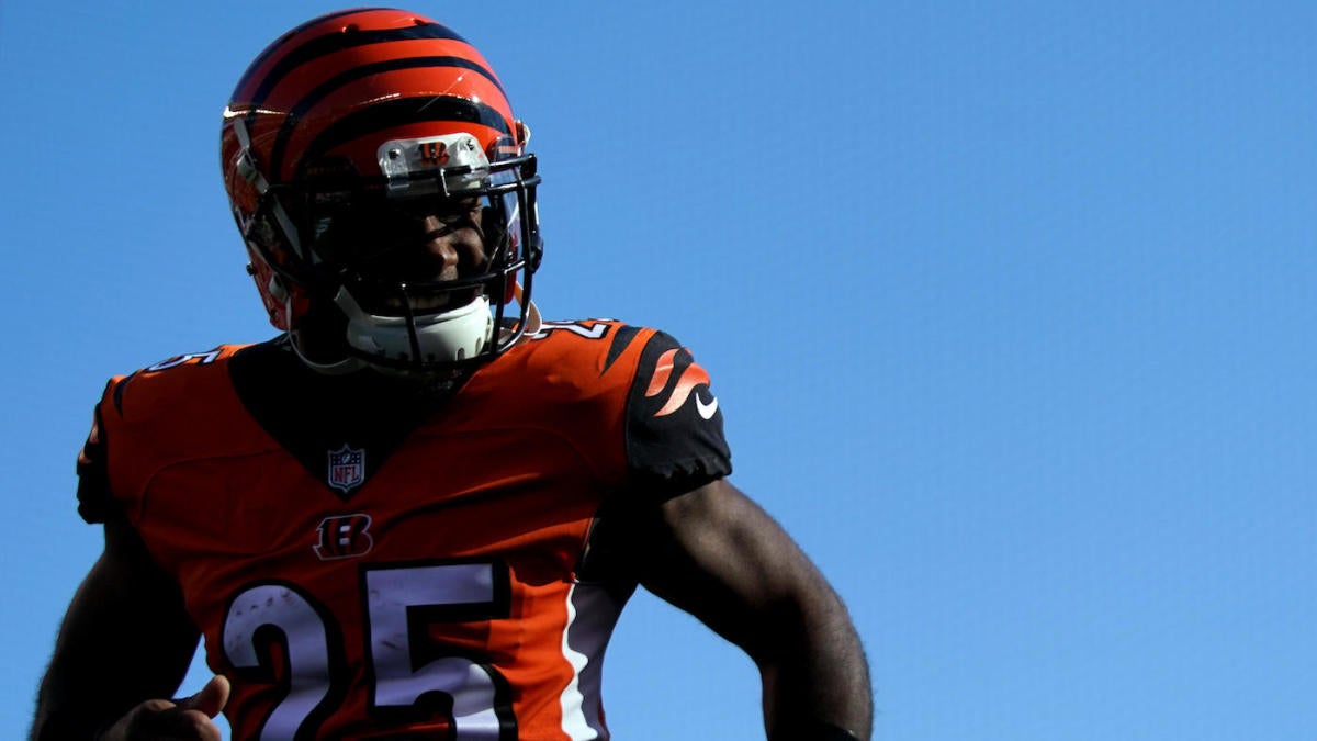 Former Cincinnati Bengals running back Giovani Bernard to Sign One