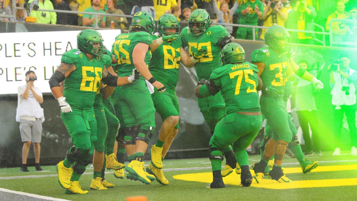 College football bowl projections Oregon puts itself in position after