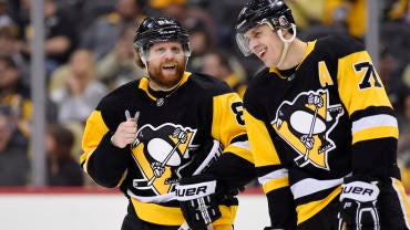 NHL: APR 06 Senators at Penguins