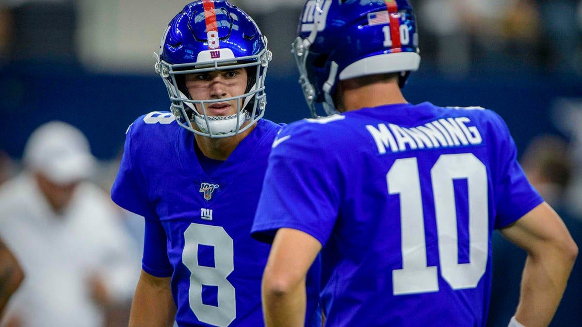 Daniel Jones wore an Eli Manning jersey 