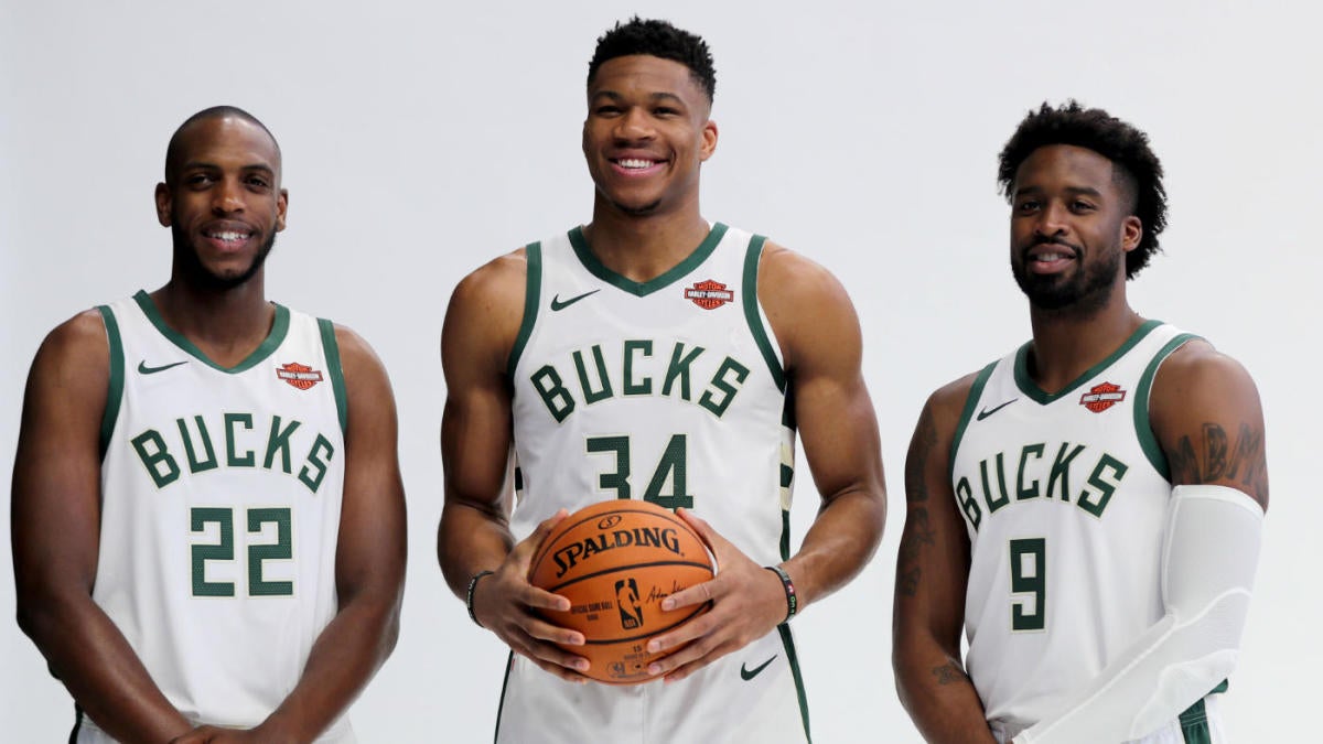 Giannis Antetokounmpo Shuts Down Free Agency Speculation As The Bucks Bank On Continuity Heading Into New Season Cbssports Com