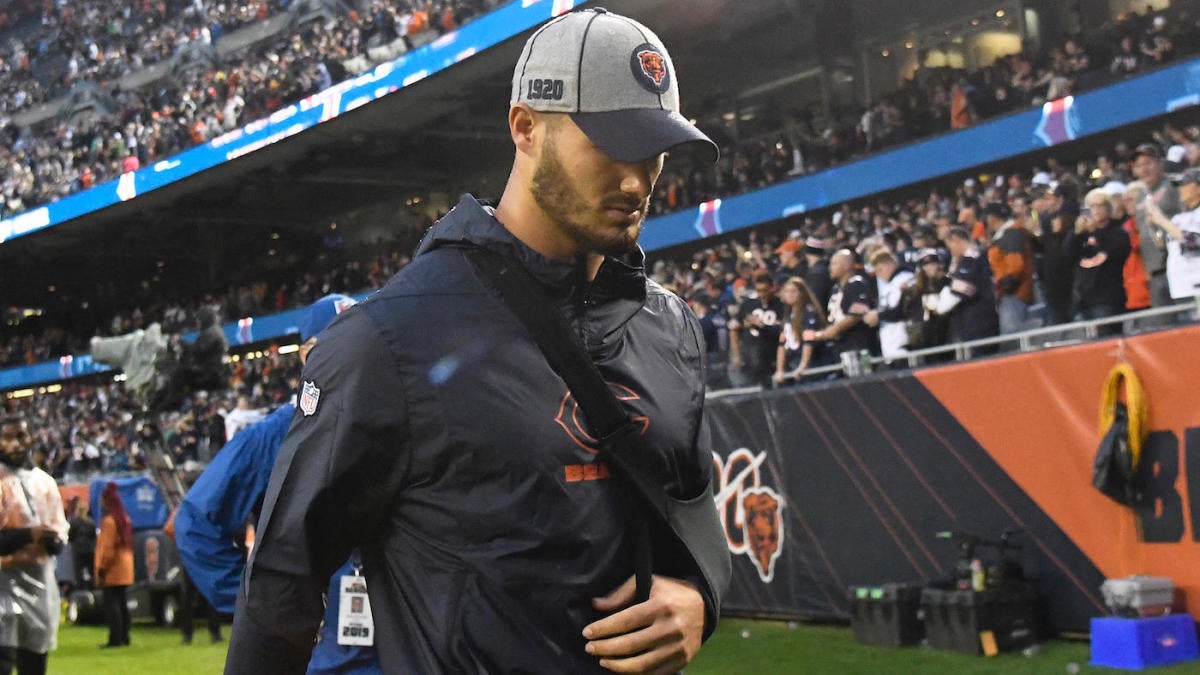 Mitch Trubisky injury: Bears quarterback has dislocated shoulder, slight  labrum tear, ESPN reports - ABC7 Chicago