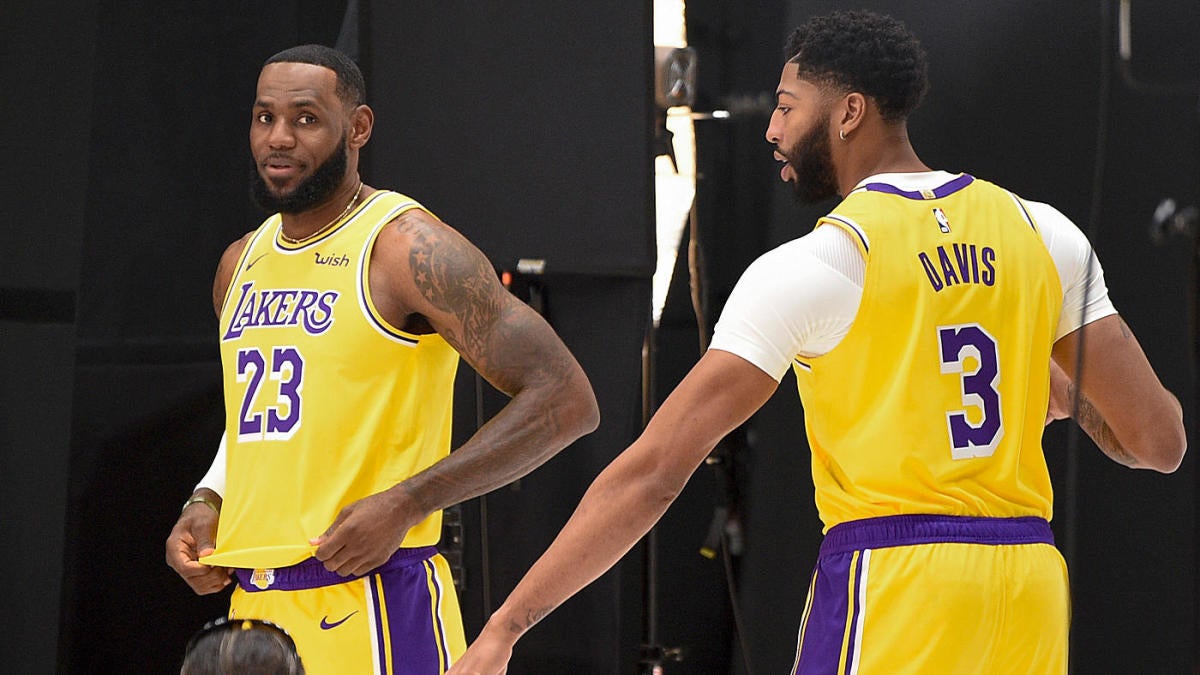 Lakers 2019 20 Roster Projected Starting Lineup Lebron James Anthony Davis Surrounded By Talent Veterans Cbssports Com