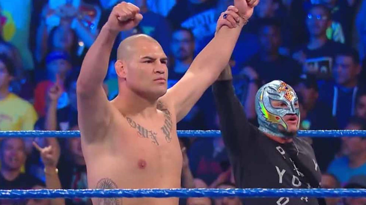 Wwe Smackdown Results Cain Velasquez Makes Shocking Debut Targets Brock Lesnar On Fox Premiere Cbssports Com