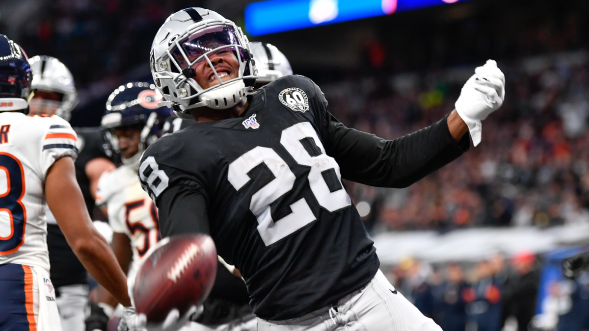 Touching moment Raiders running back Josh Jacobs surprises his dad with a  new house