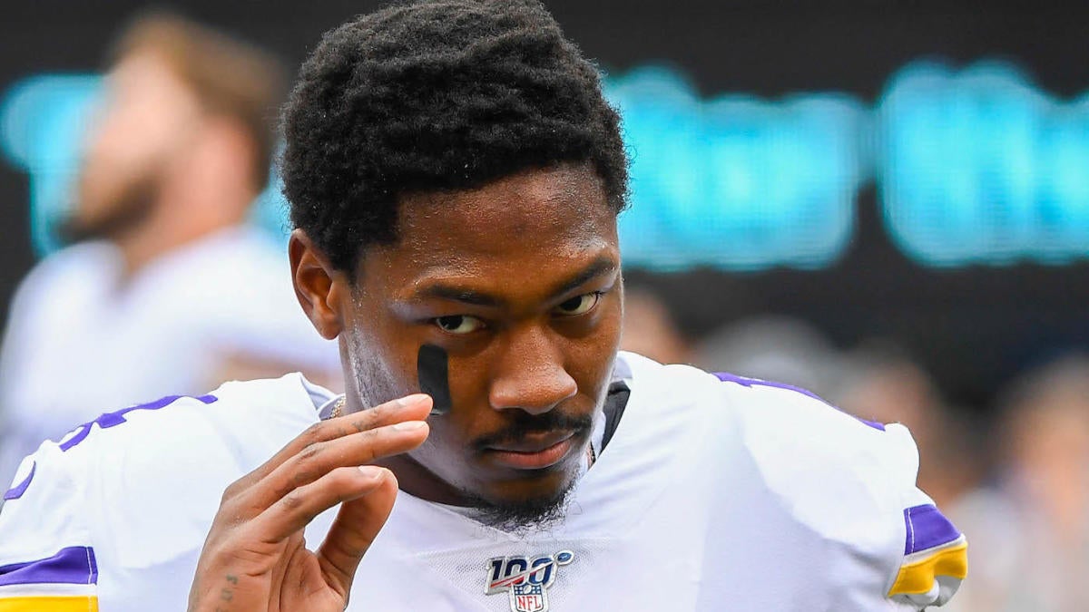 Vikings wide receiver Stefon Diggs — with the famous side part — is back  from injury, and shares his barber