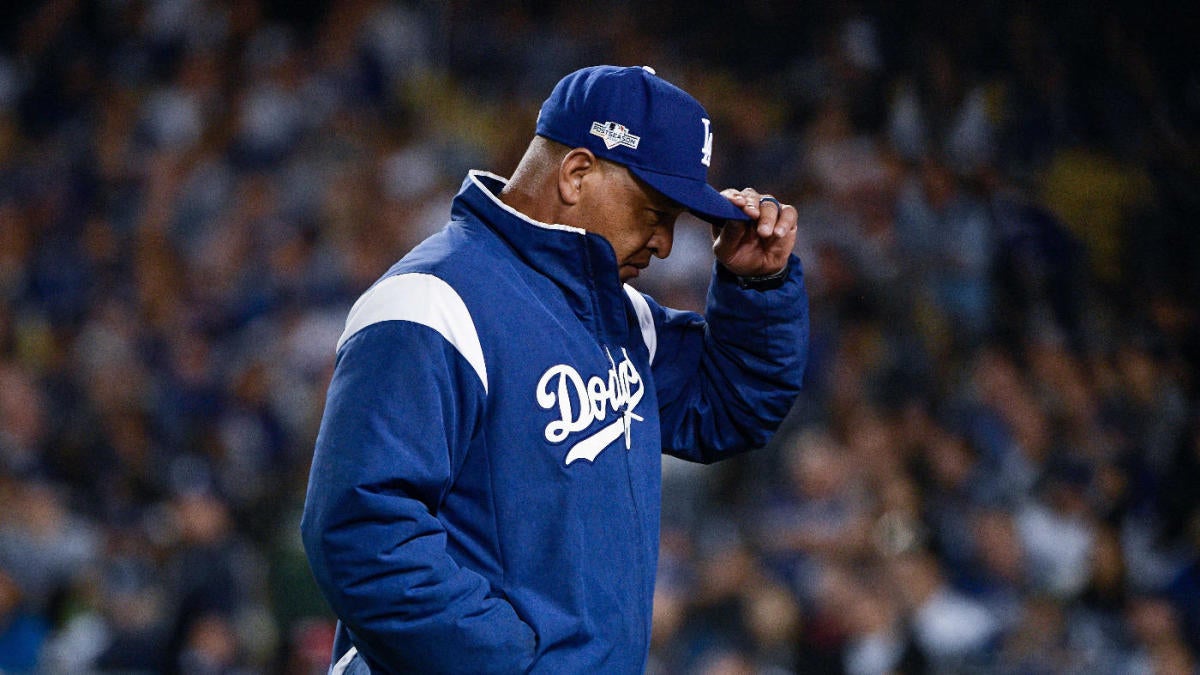 Manager Dave Roberts of the Los Angeles Dodgers and his daughter, News  Photo - Getty Images