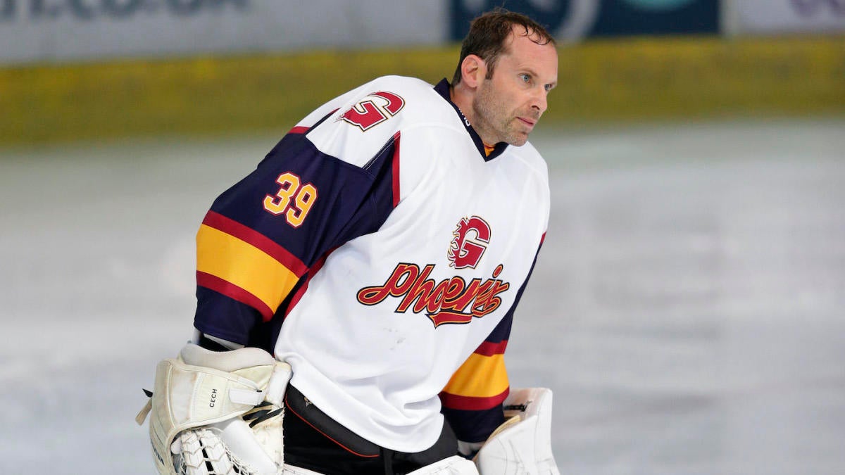 Former EPL goalkeeper Petr Cech named man of the match in pro ice