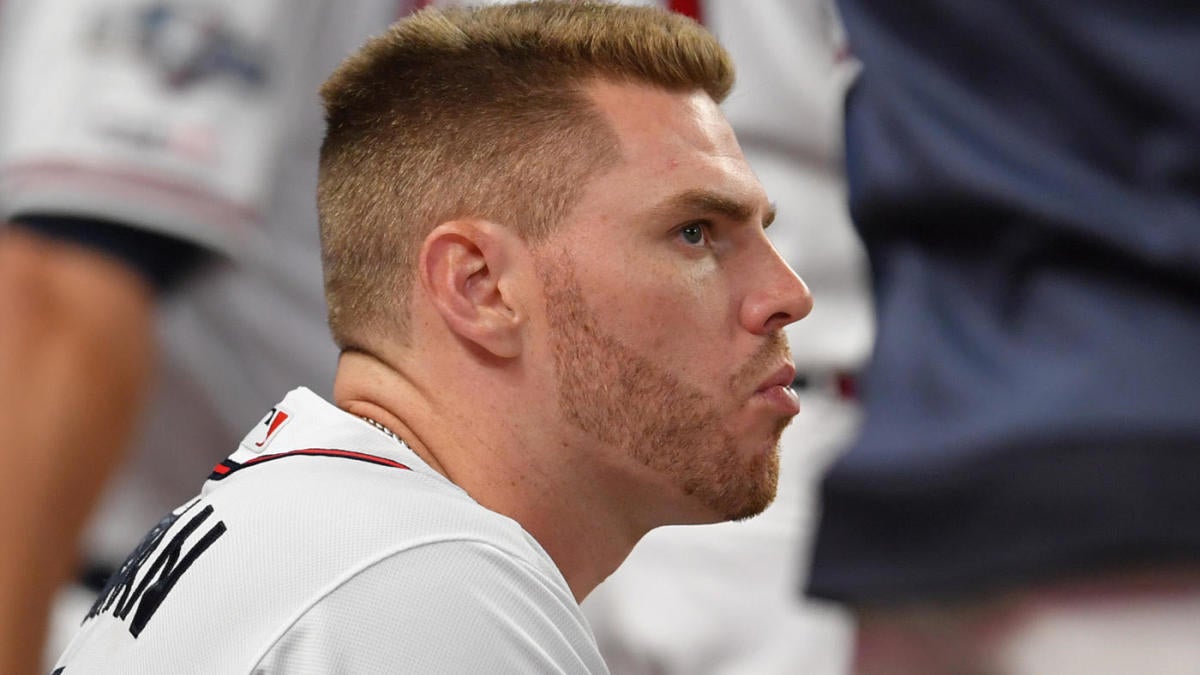 Freddie Freeman injury update: Braves first baseman has elbow surgery