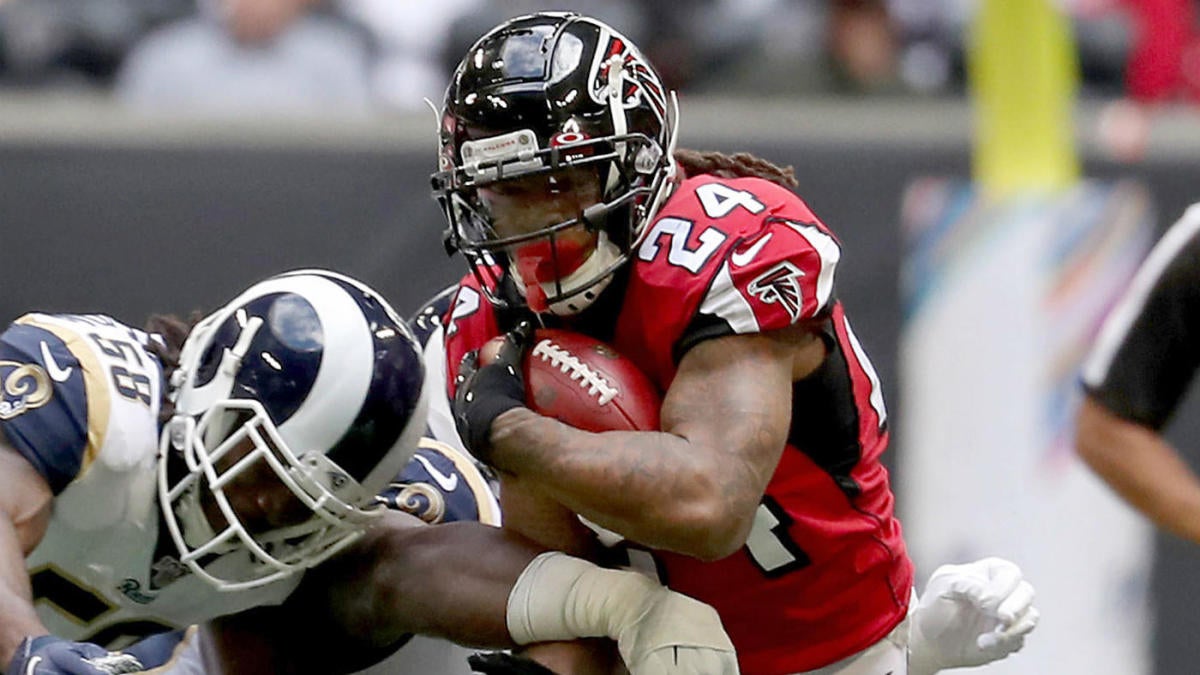 October 7th, 2018: Devonta Freeman #24 tackled by Steelers #28