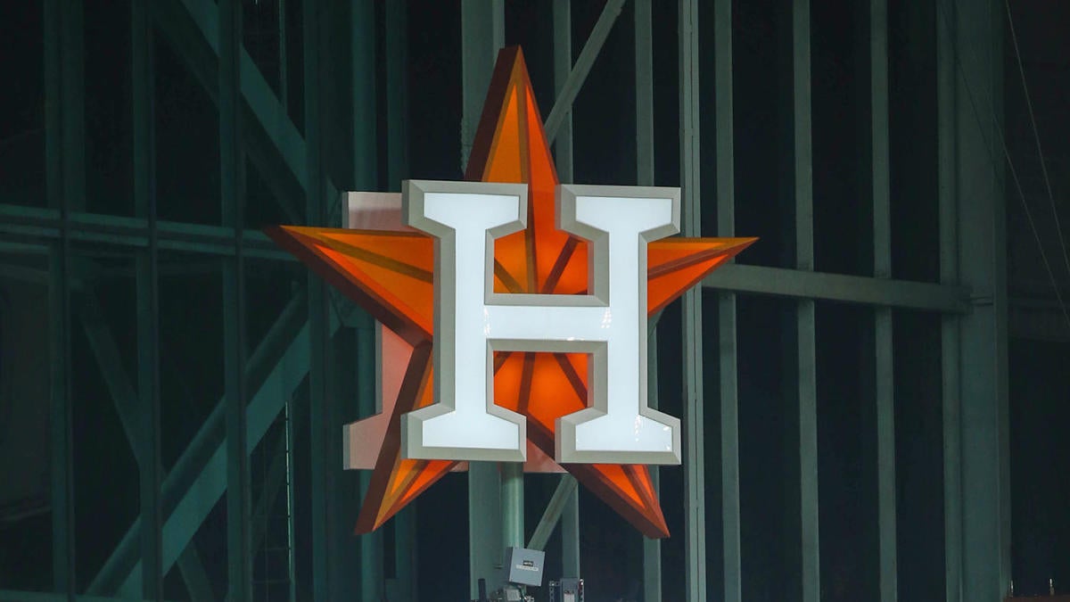 August 10, 2018: Houston Astros manager AJ Hinch (14) watches during a  Major League Baseball game between the Houston Astros and the Seattle  Mariners on 1970s night at Minute Maid Park in