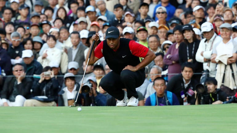 tiger-woods-zozo-getty-watching.jpg
