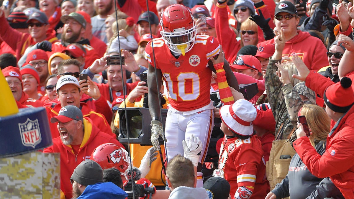 How has Chiefs WR Tyreek Hill done vs. Chargers since 2018?