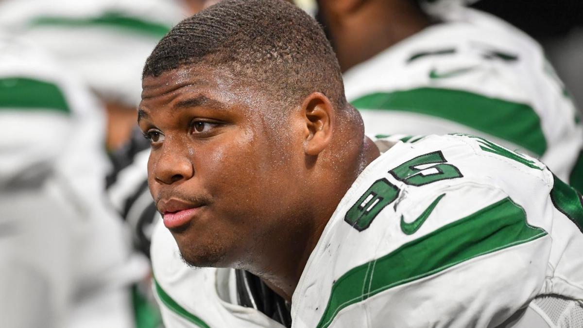 Quinnen Williams, coach have heated exchange 