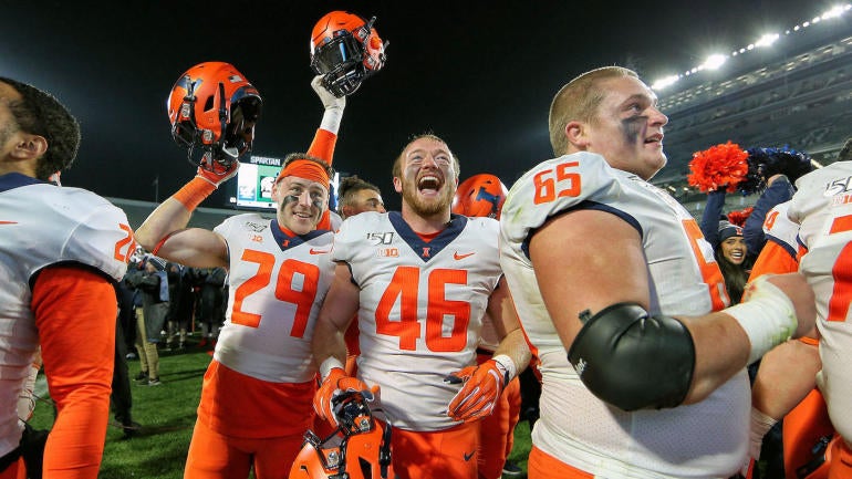 NCAA Football: Illinois at Michigan State