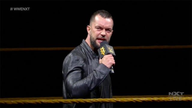 WWE RAW 266 desde el T-Mobile Park, Seattle, Washington. Finn-balor-nxt-mic
