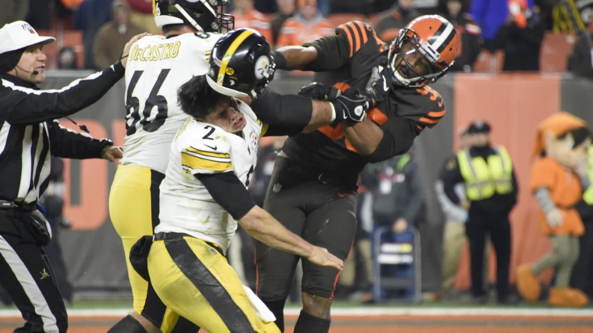 pittsburgh steelers helmet fight