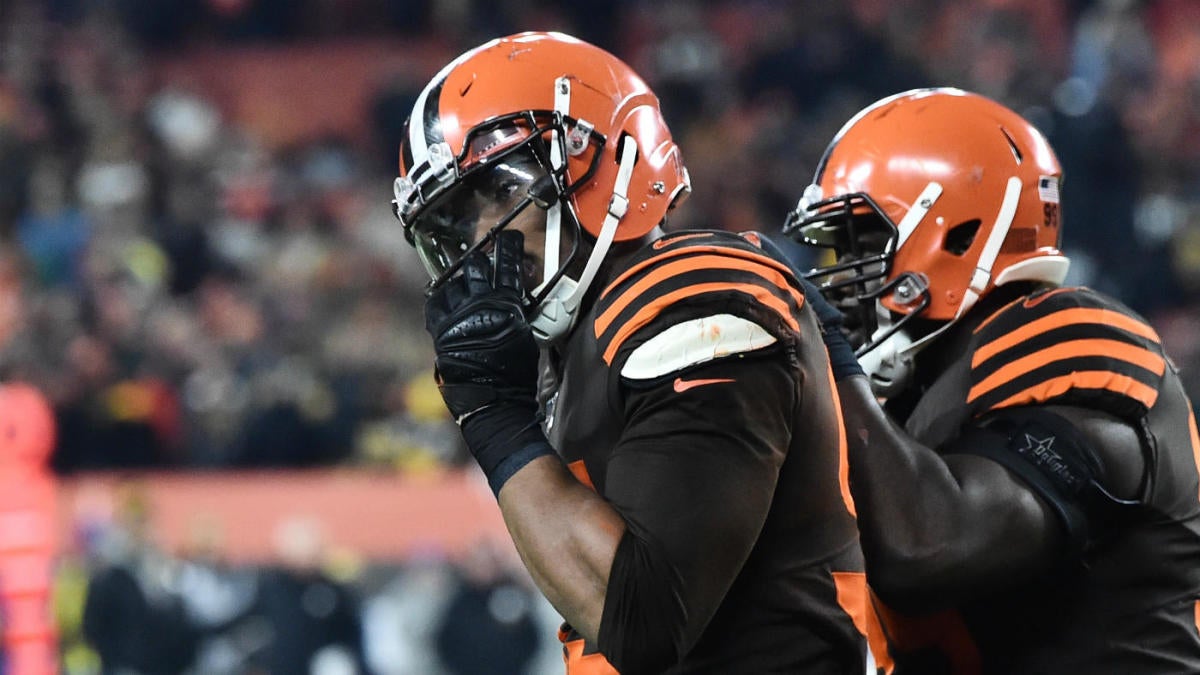 Myles Garrett reinstated after hitting Steelers QB with helmet 