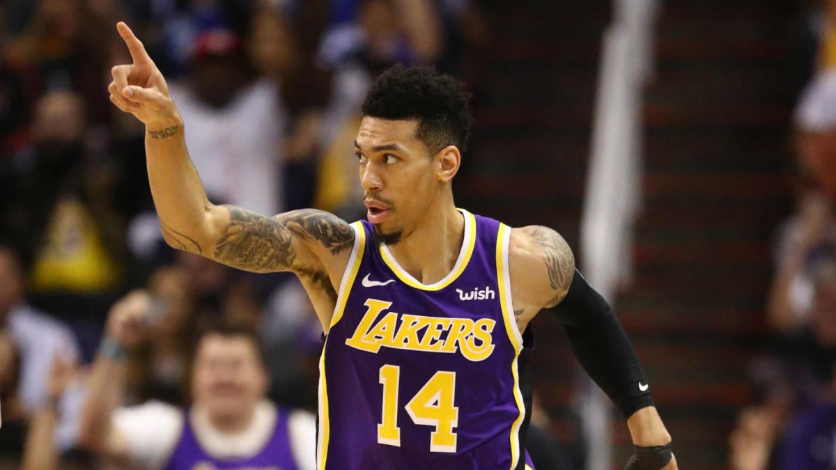 Lakers Danny Green Threw Down A Rare Dunk Against Hawks And Says He Immediately Got Drug Tested Postgame Cbssports Com