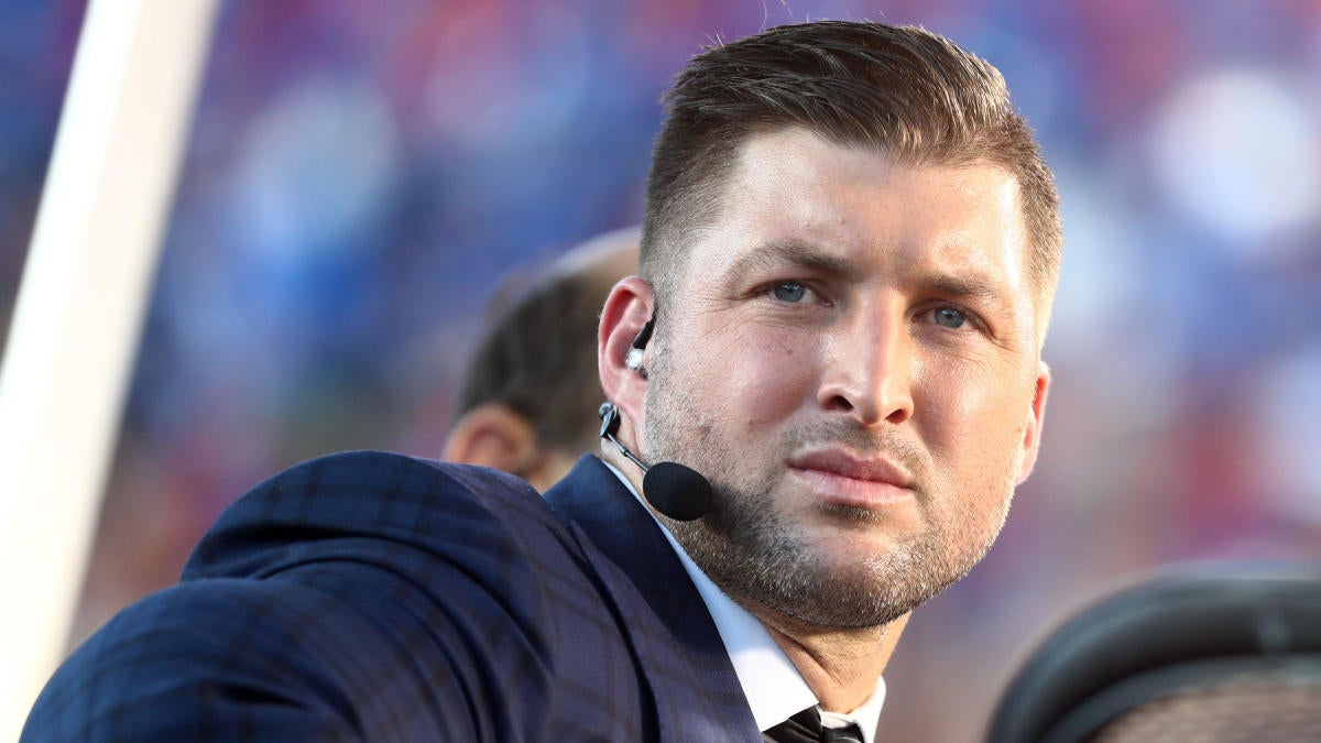 Tim Tebow gives 'one of the toughest goodbyes' to his pet dog Bronco in heartbreaking video