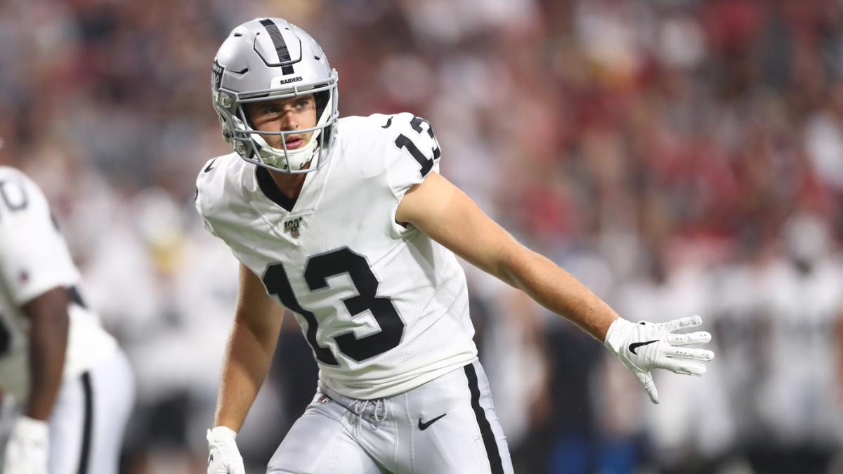 Raiders Roast Rookie WR Hunter Renfrow About His Build and Age, Why were  the Raiders violating Hunter Renfrow like that? 😅 #HardKnocks is every  Tuesday on HBO, By B/R Gridiron