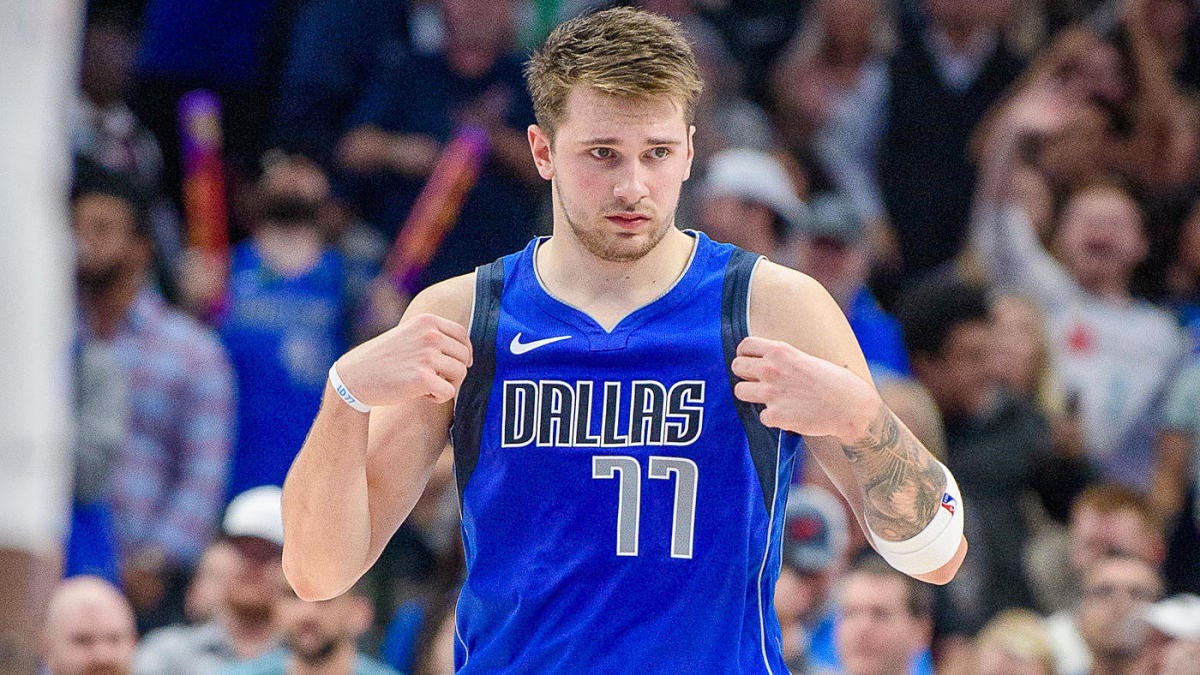 Luka Doncic gives jersey to fan he fell on, NBA News