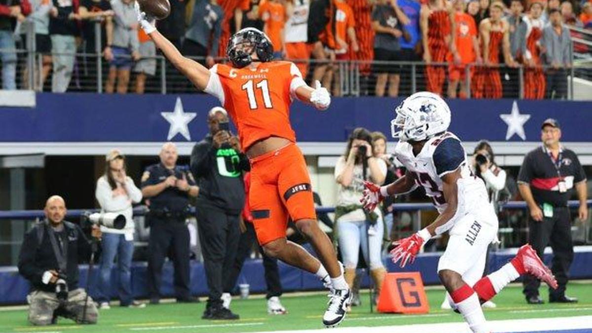 Instant classic in Texas high school football playoffs features 1,176