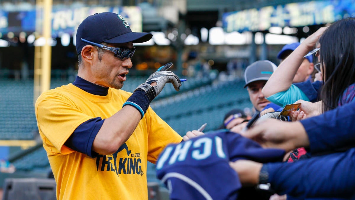 BASEBALL/ Ichiro Suzuki tosses shutout in amateur game, striking