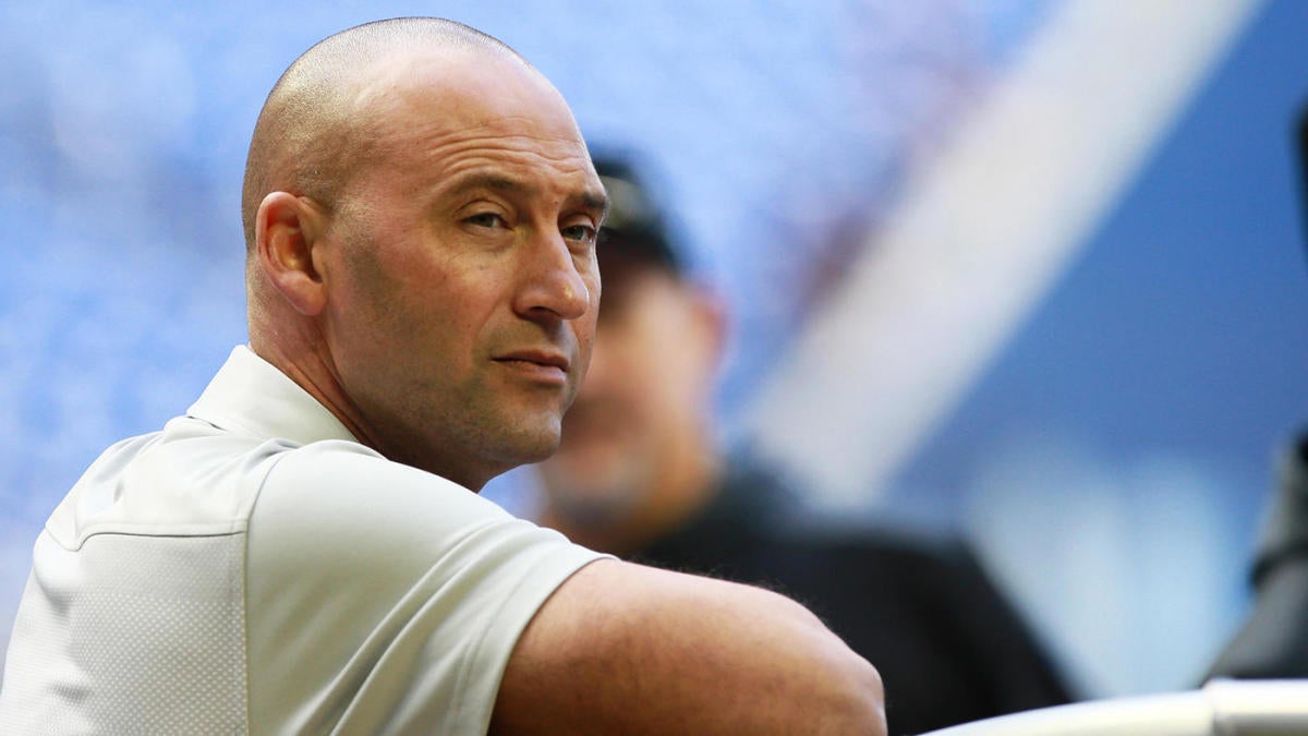 Marlins CEO Derek Jeter reportedly forgoing his salary during