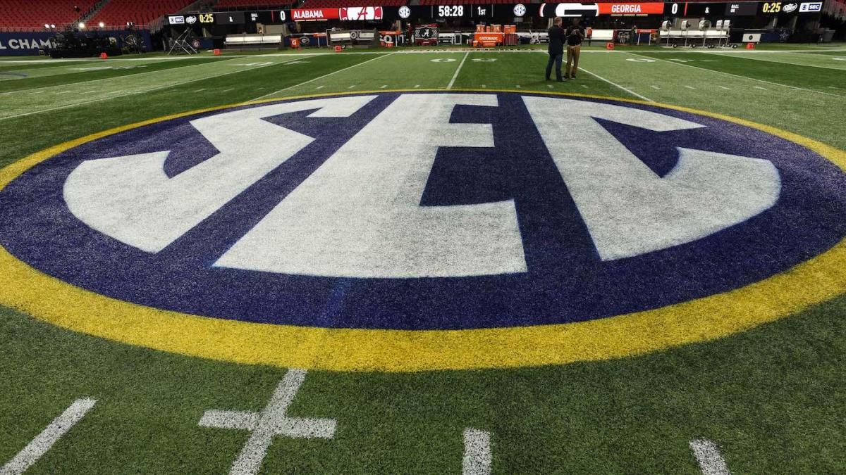 SEC football schedule 2020: ADs approve 10 league-only games as ACC allows nonconference matchups, per report - CBS Sports