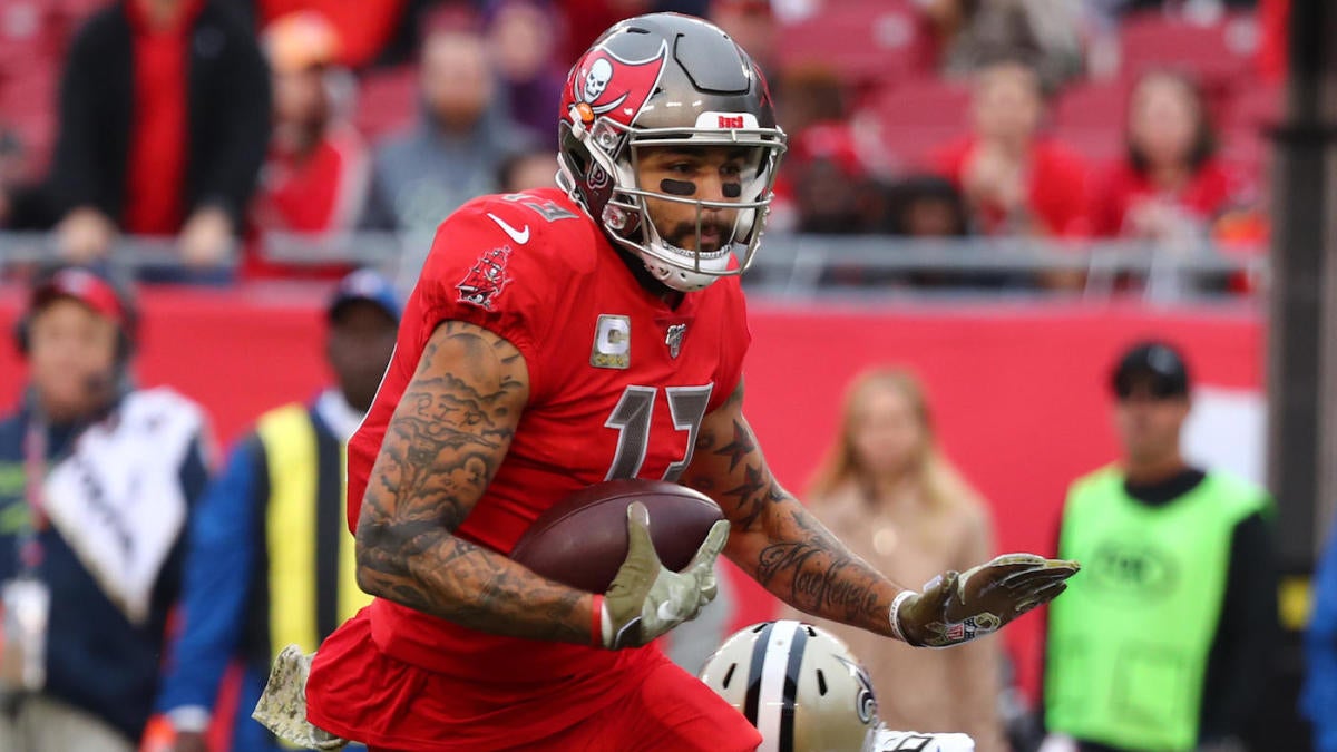 Buccaneers&#39; Mike Evans briefly exits game against Chargers before returning - CBSSports.com