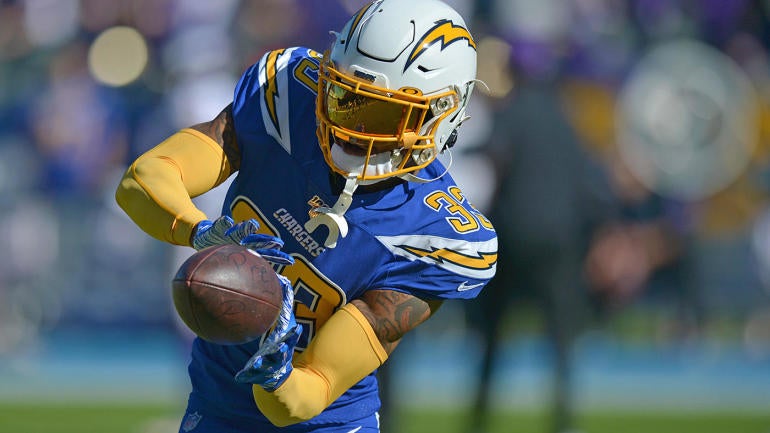 usatsi-13798654-derwin-james-chargers-pregame-2019-1400.jpg
