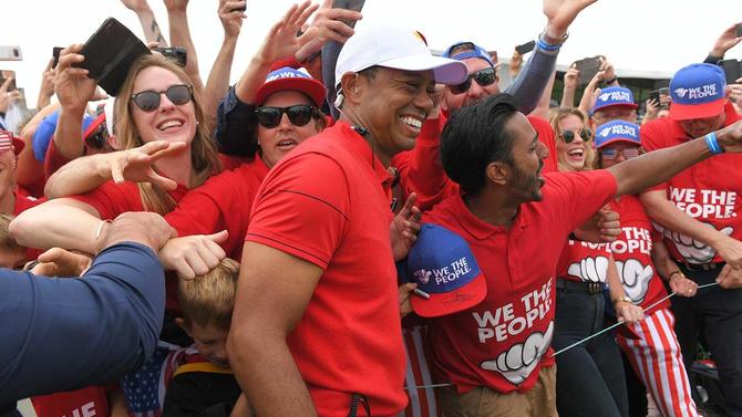 tiger-woods-fans-presidents-cup-getty.jpg
