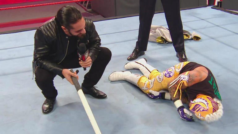 seth-rollins-rey-mysterio-wwe-raw.jpg
