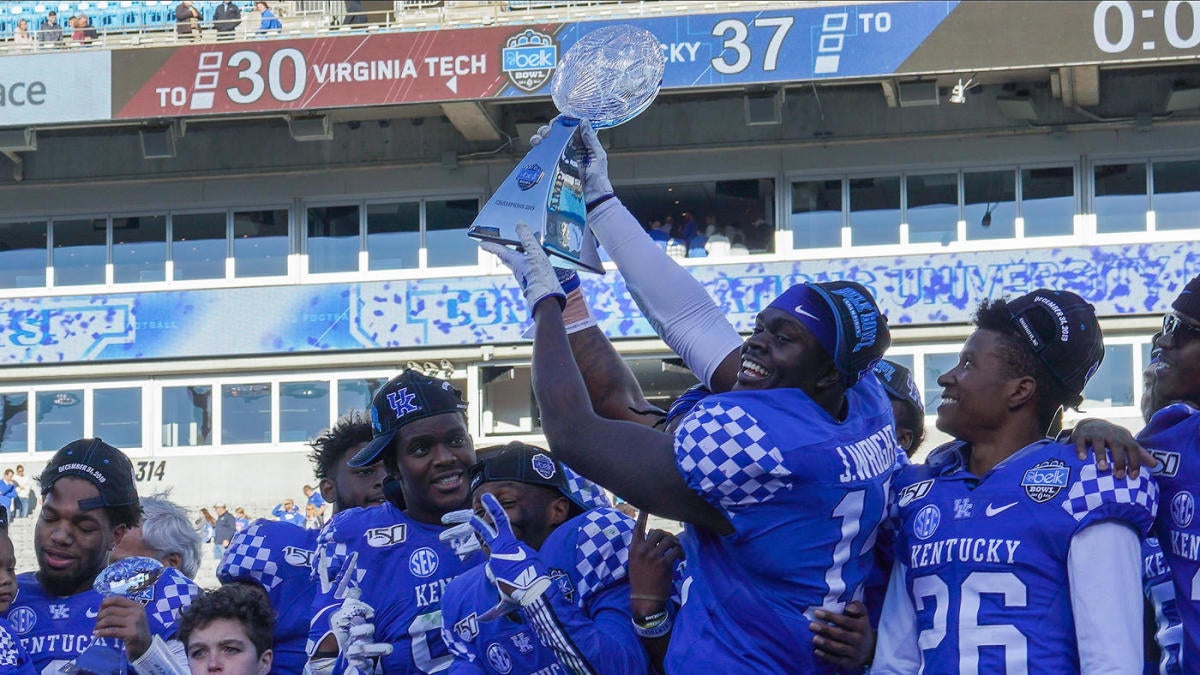 WATCH: Kentucky QB Lynn Bowden seals Belk Bowl win over Virginia