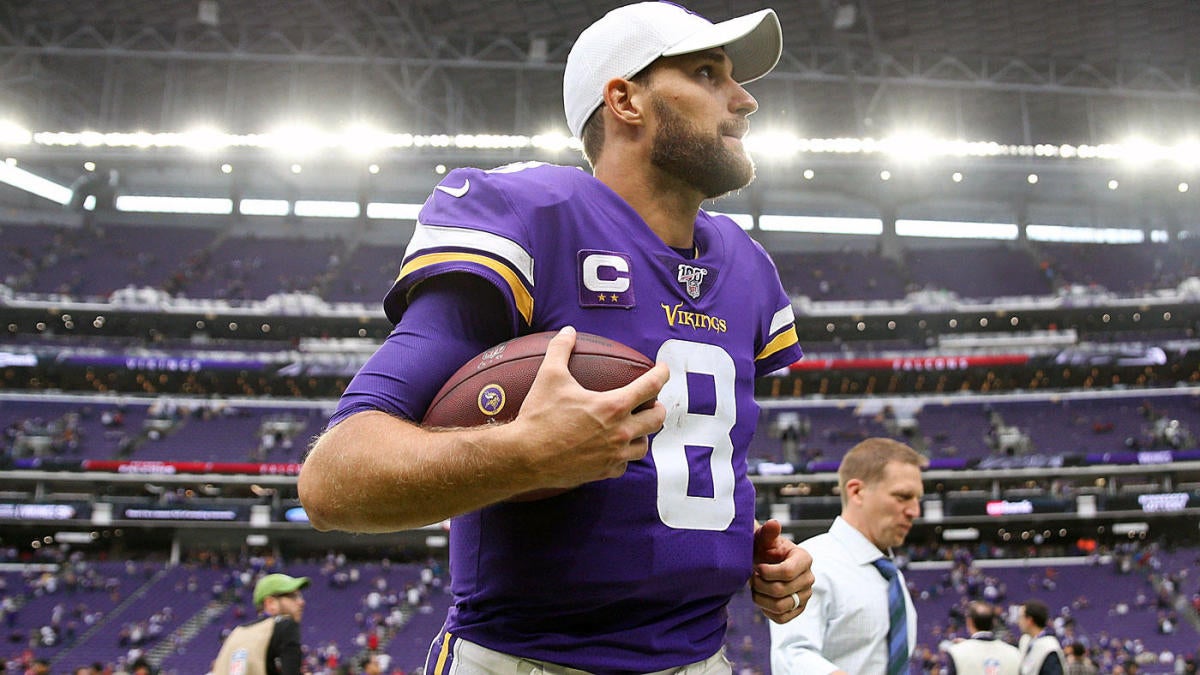 Vikings QB Kirk Cousins odes to Tom Brady, in chains, at NFL Honors show