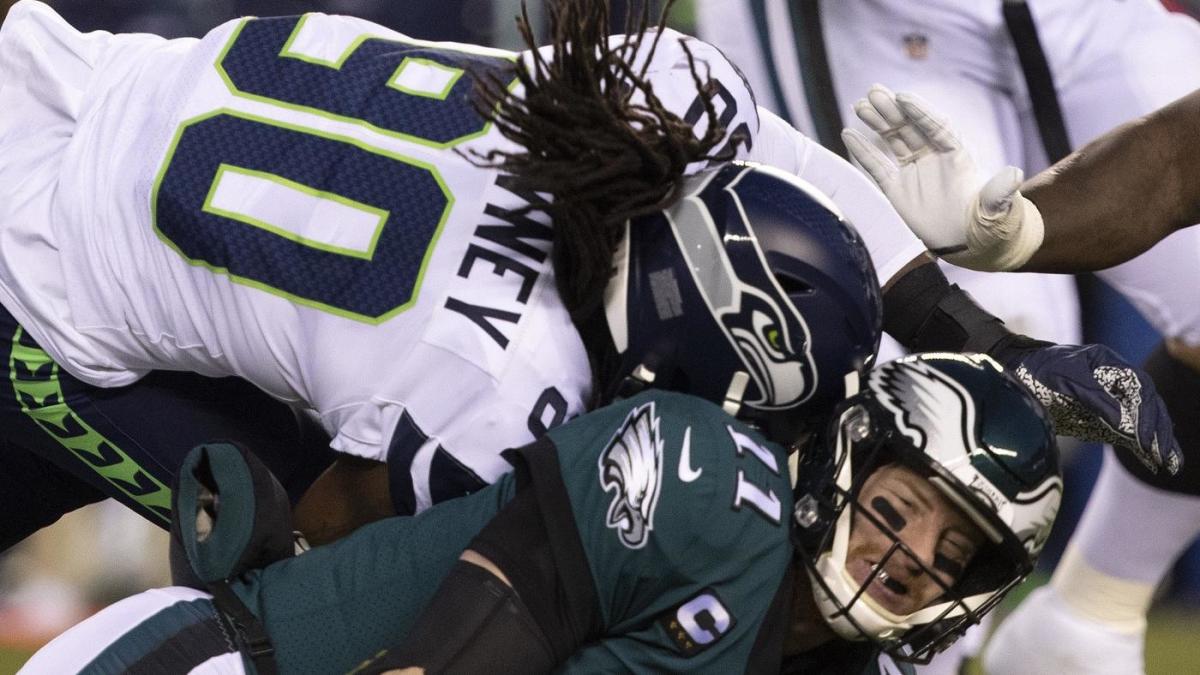 Seahawks-Eagles: Official explains Jadeveon Clowney hit on Carson Wentz -  Field Gulls