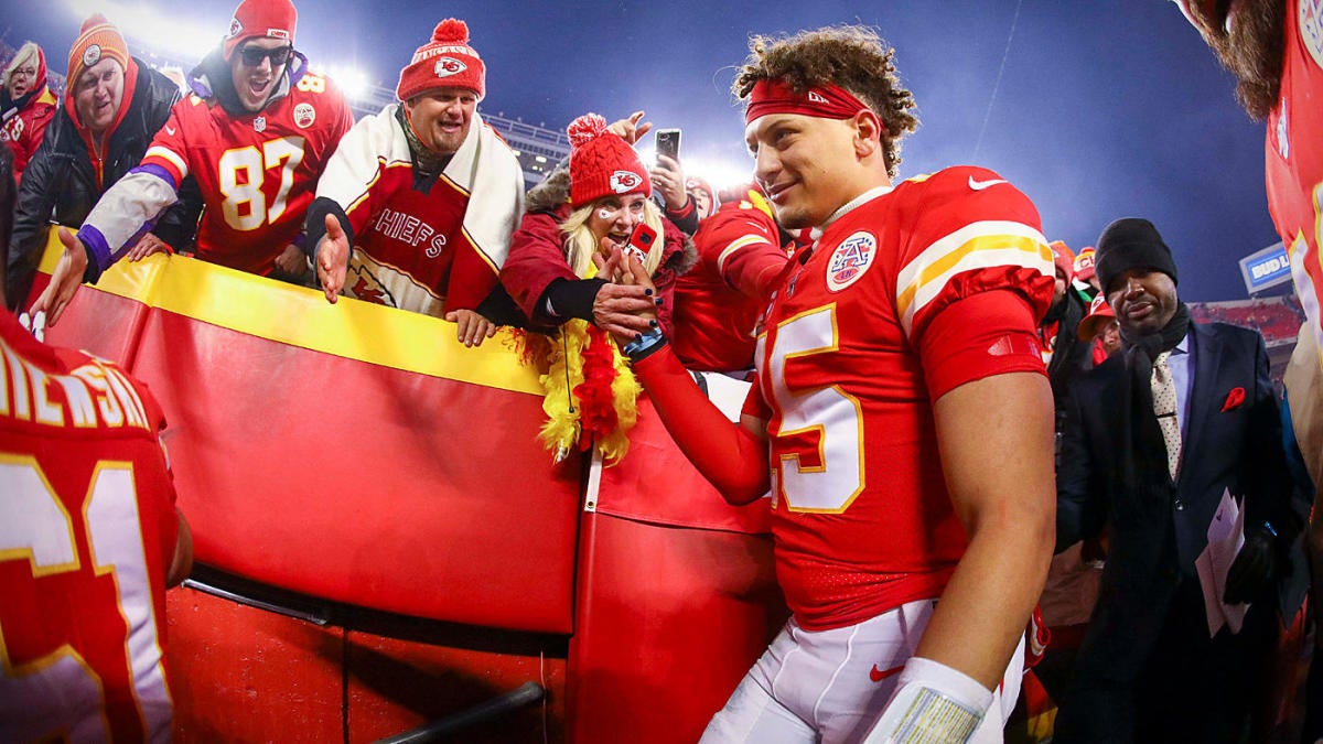 Chiefs fan left playoff game early because he was 'bad luck,' Patrick  Mahomes sent him a message after big win - CBSSports.com