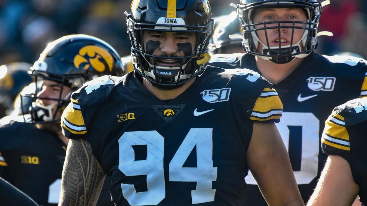 Iowa's A.J. Epenesa hurts draft status at NFL combine