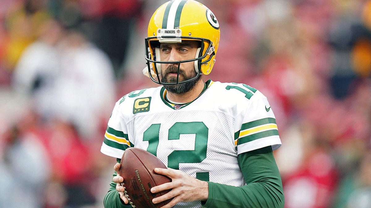 Aaron Rodgers throws 4 TDs, Packers beat Vikings 45-7