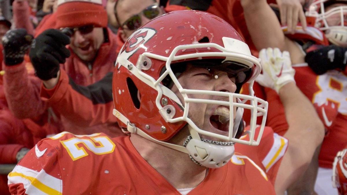 Kansas City Chiefs tackle Eric Fisher celebrates TD like Stone Cold