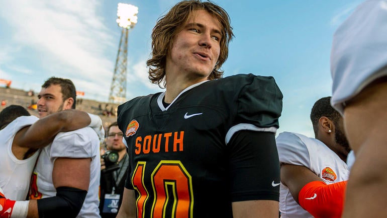 justin-herbert-senior-bowl.jpg