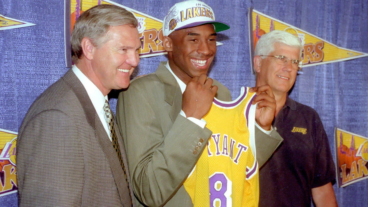 Kobe Bryant Death Jerry West Shares Memories Including Time Lakers Legend Nearly Left To Sign With Clippers Cbssports Com