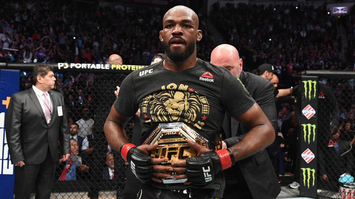 Stor mængde krøllet Afgang til UFC light heavyweight champion Jon Jones vacates title, hopes to negotiate  salary to return at heavyweight - CBSSports.com