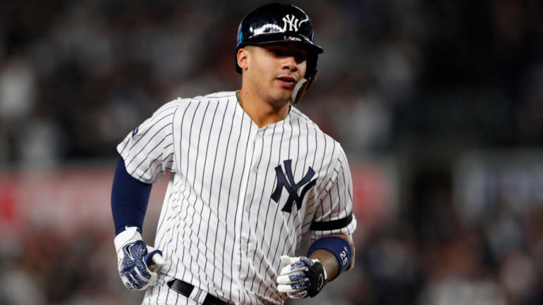 Sieben Teammitglieder der New York Yankees, die vollständig gegen COVID-19 geimpft waren, wurden positiv auf das Virus getestet. Sieben Teammitglieder der New York Yankees, die vollständig gegen COVID-19 geimpft waren, wurden positiv auf das Virus getestet.